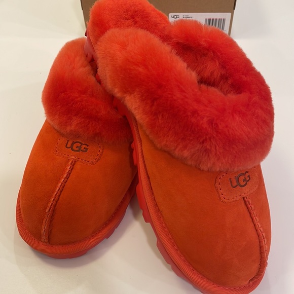 UGG Shoes - UGG COQUETTE SLIPPERS size 8
